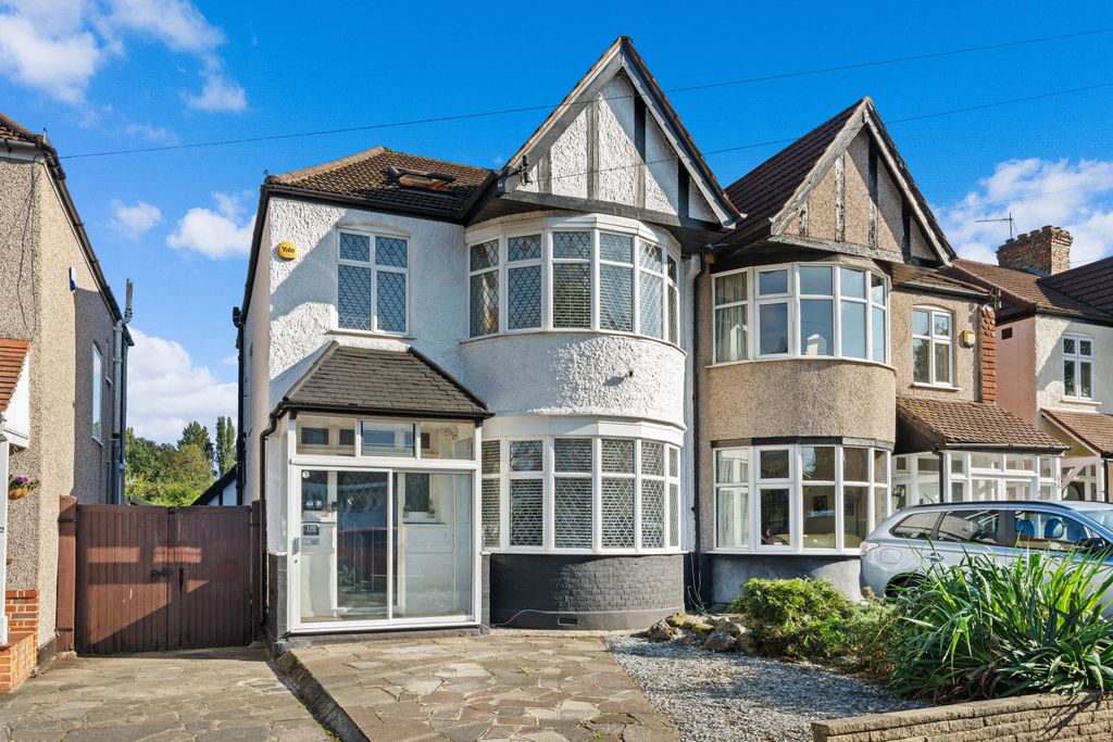Property photo 1 of 32
