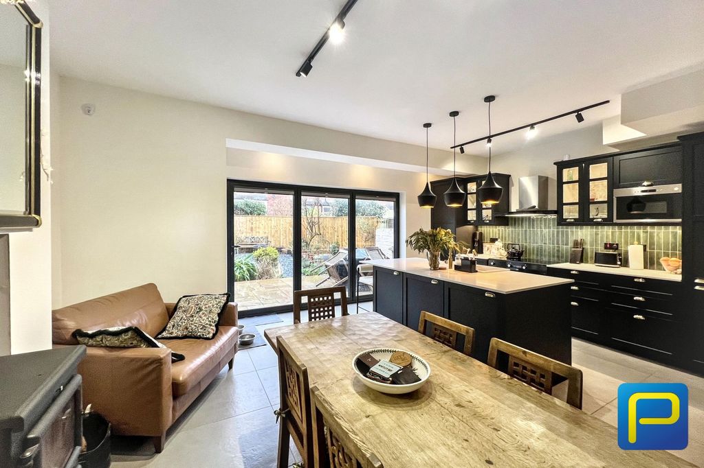 Property photo 1 of 24