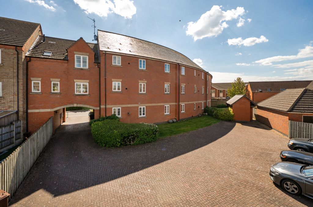 Additional image 4 of 2 bed flat for saleVenables Way, Lincoln, Lincolnshire LN2