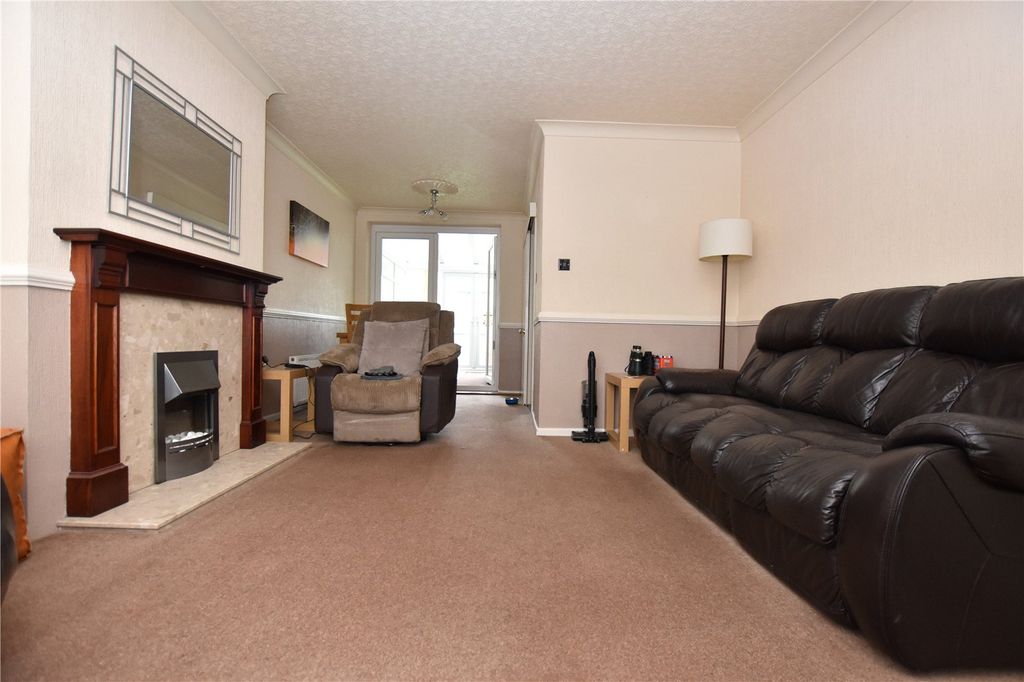 Property photo 3 of 19 Picture No. 02