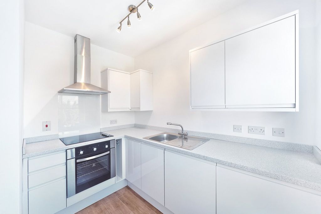 Property photo 2 of 6 Kitchen
