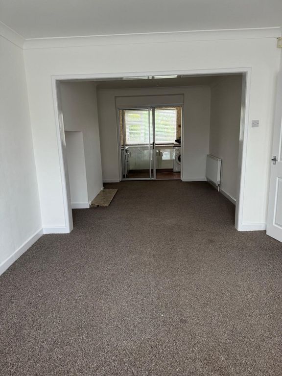 Property photo 3 of 11 New Lounge 1