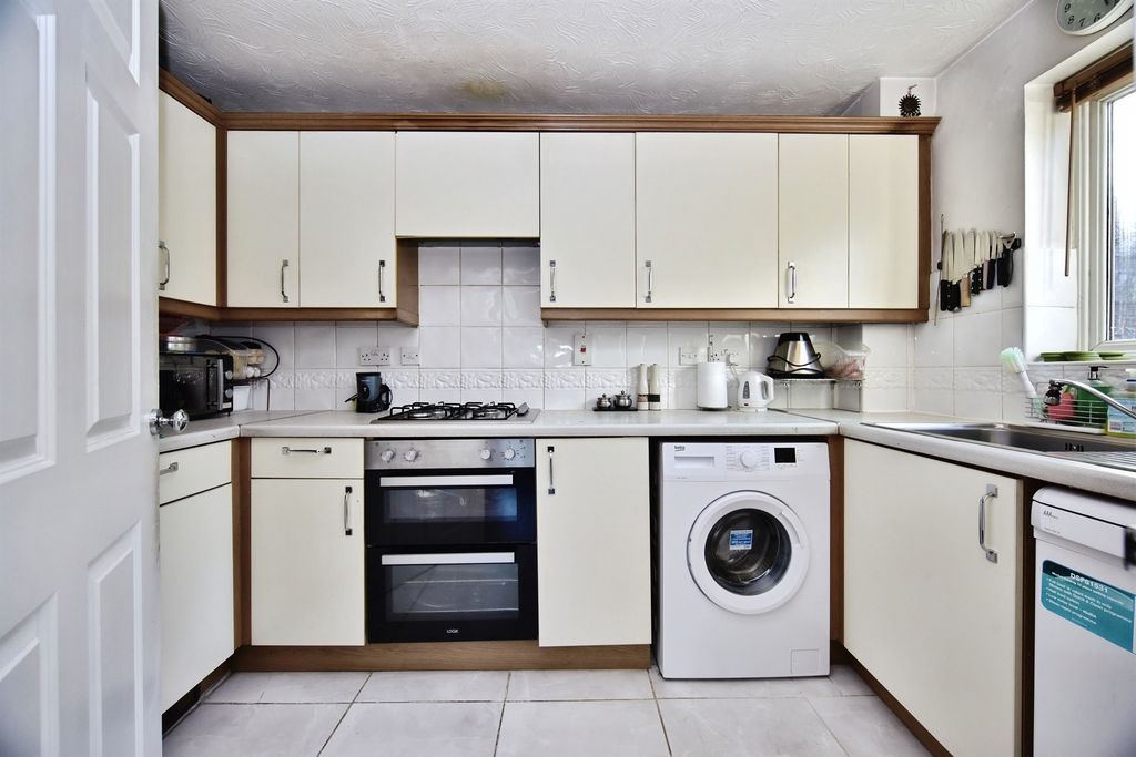 Property photo 3 of 12