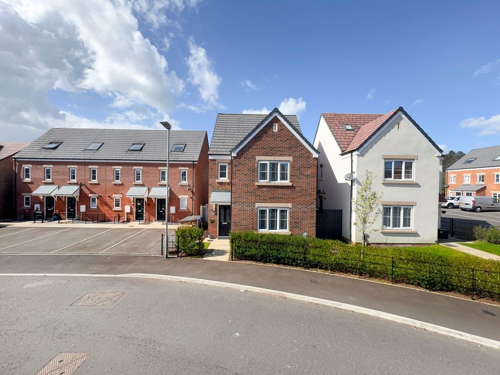 Property photo 1 of 20 Photo 8