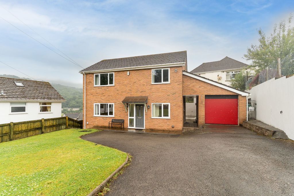 Property photo 1 of 25