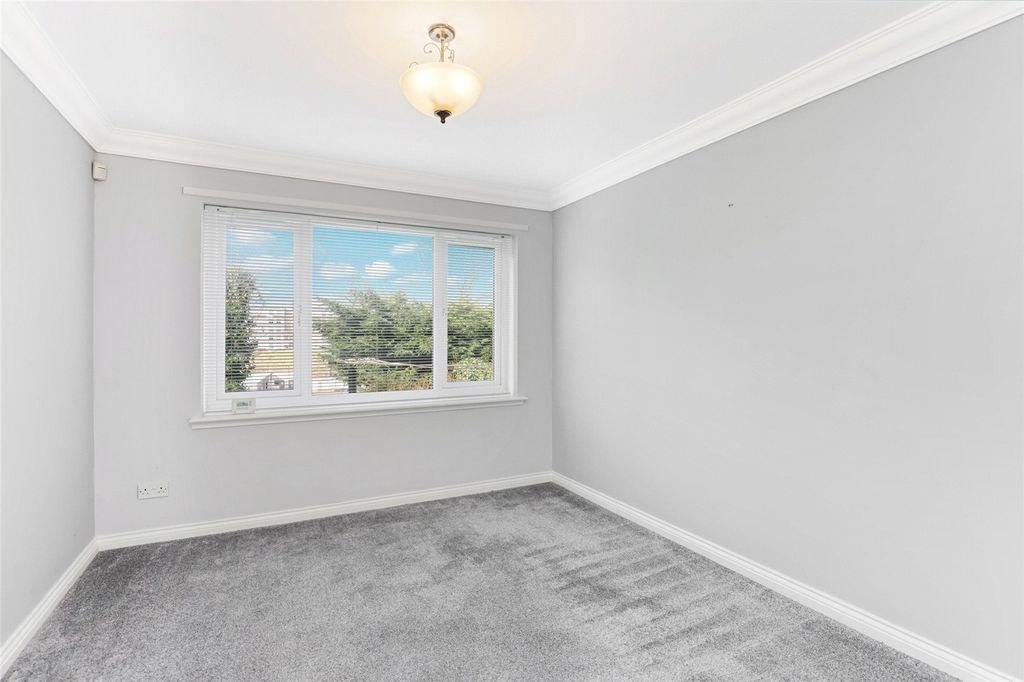 Property photo 3 of 16 Dining Room