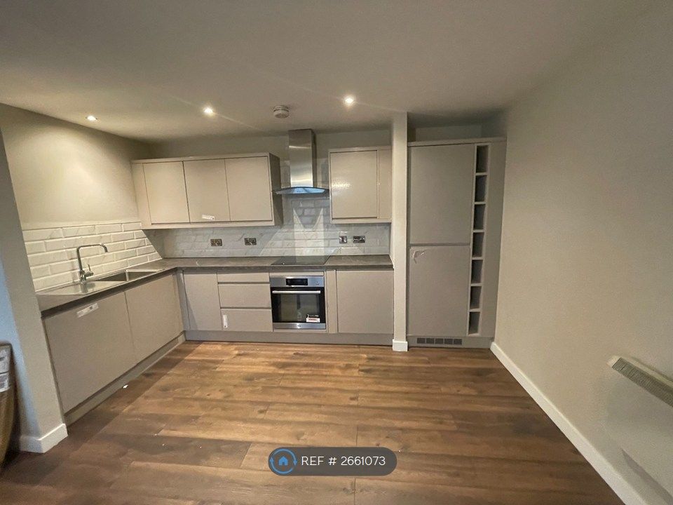 Property photo 1 of 17 Kitchen