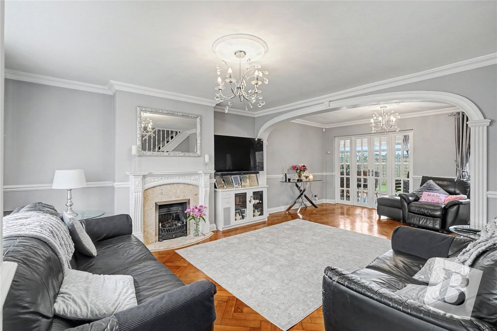 Property photo 2 of 15 Living Room