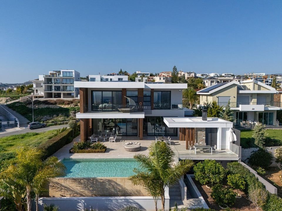 Property photo 1 of 34