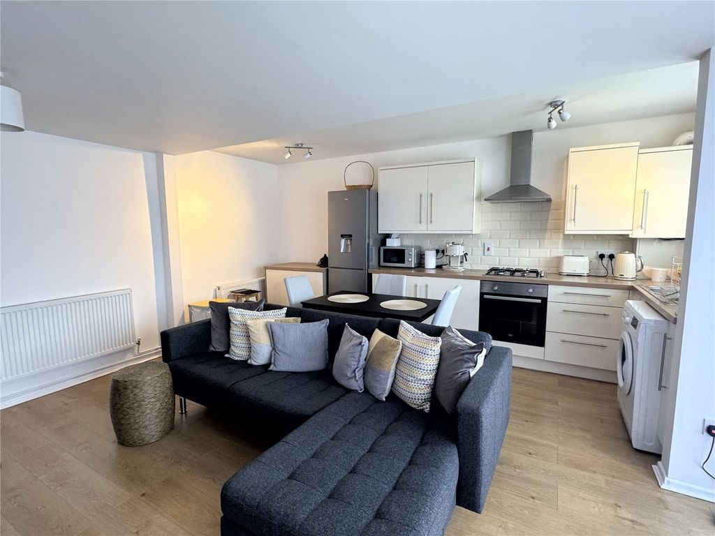 Property photo 3 of 7 Picture No. 09