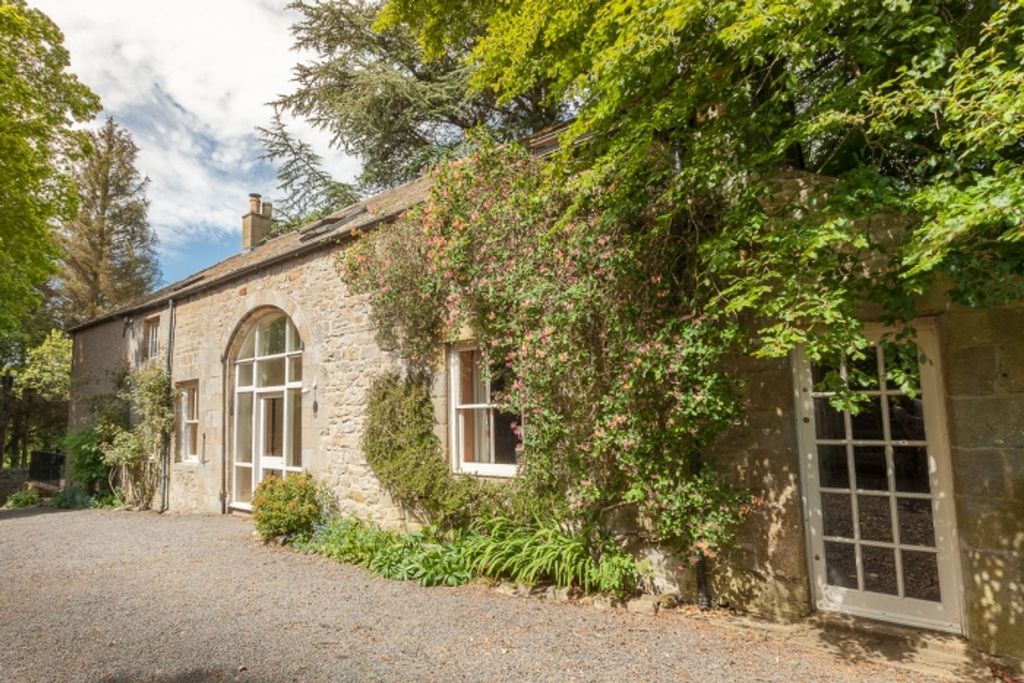 Property photo 2 of 39