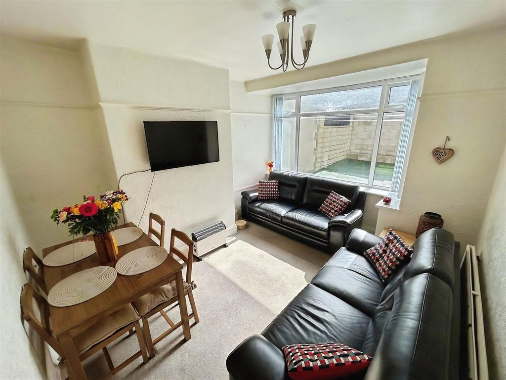 Property photo 3 of 13 Dining Room