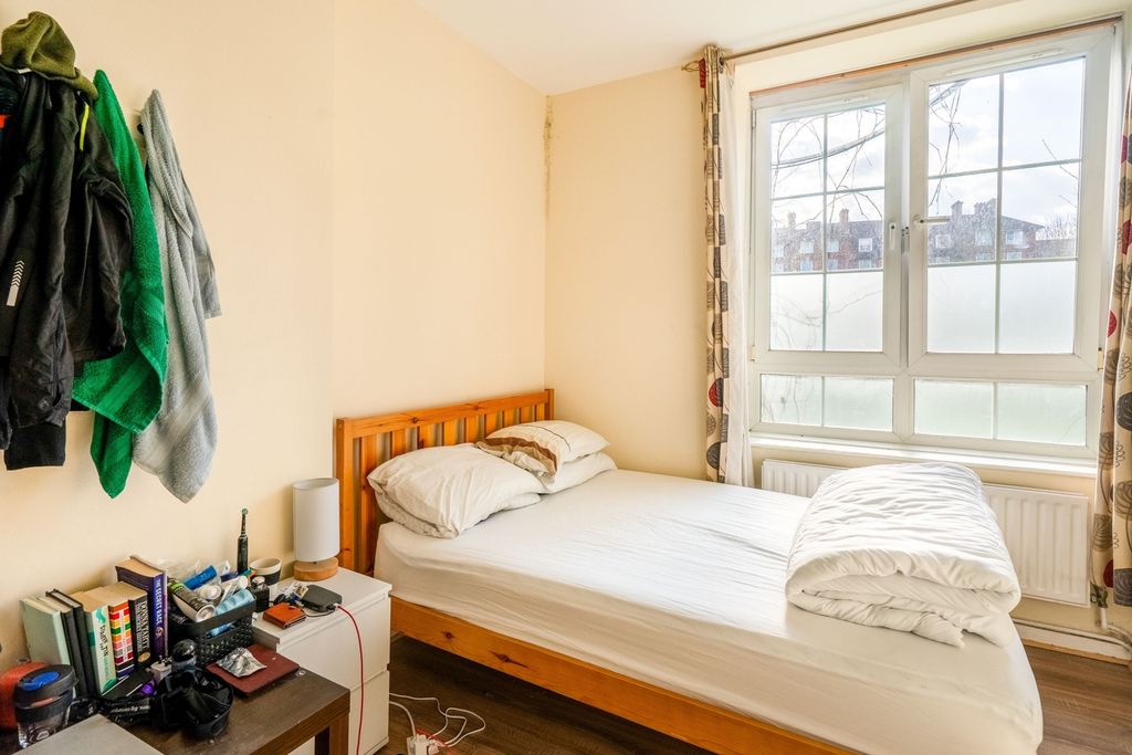 Property photo 3 of 9 Bedroom 1