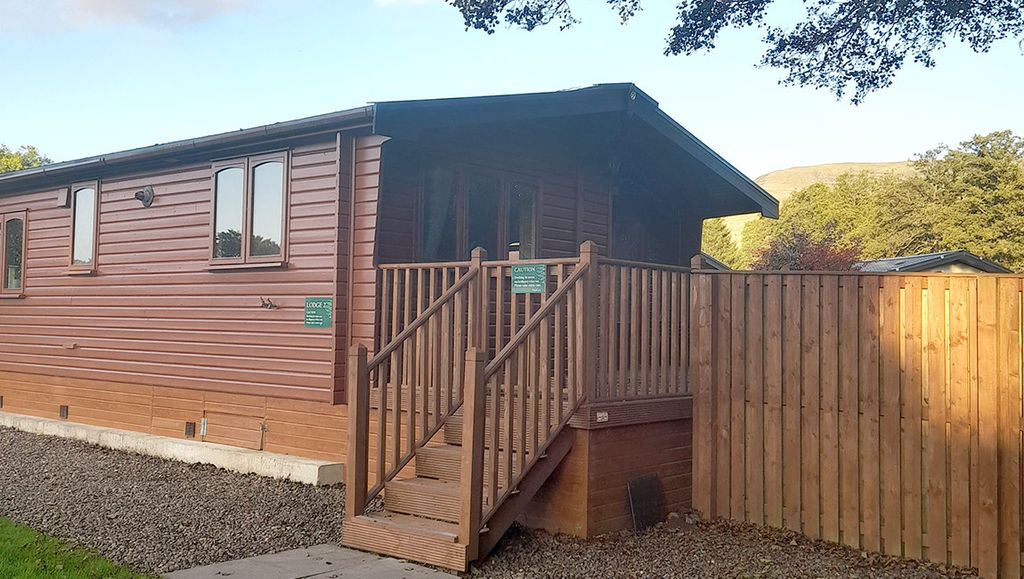 Property photo 1 of 13 2 Bed Lodge With Hot Tub Campsie Glen Exterior1