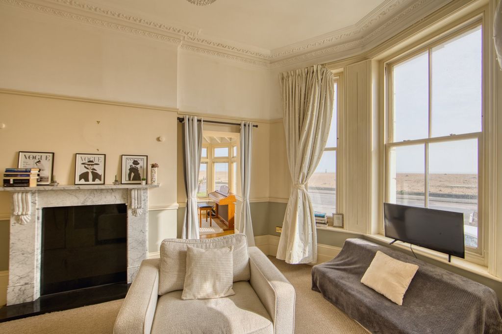 Property photo 3 of 13 Picture 3