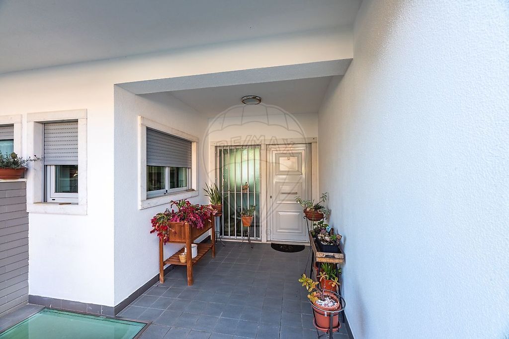 Property photo 3 of 47