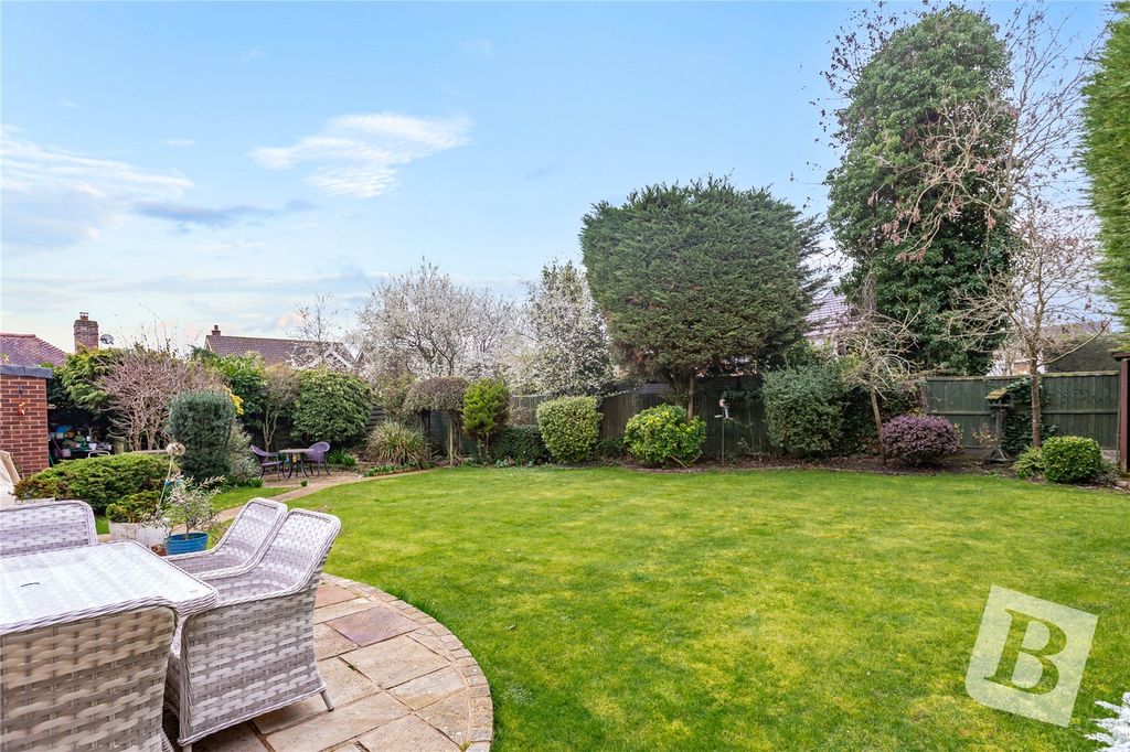 Property photo 2 of 27 Rear Garden