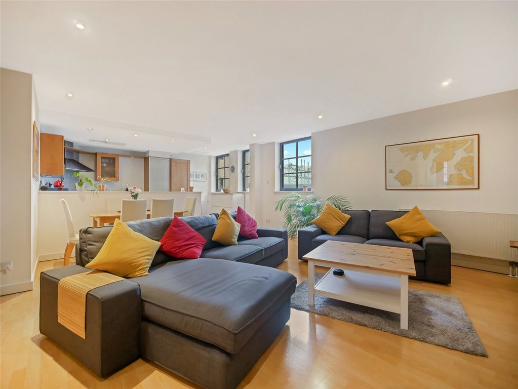 Property photo 1 of 17 Picture No. 11