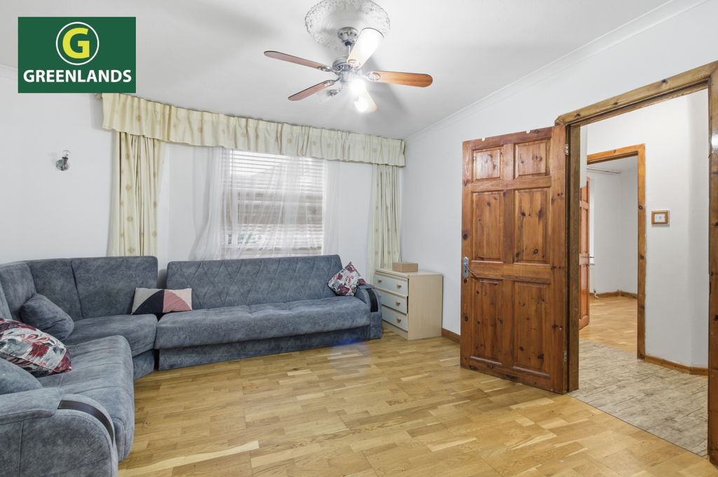 Property photo 2 of 20 Photo 4