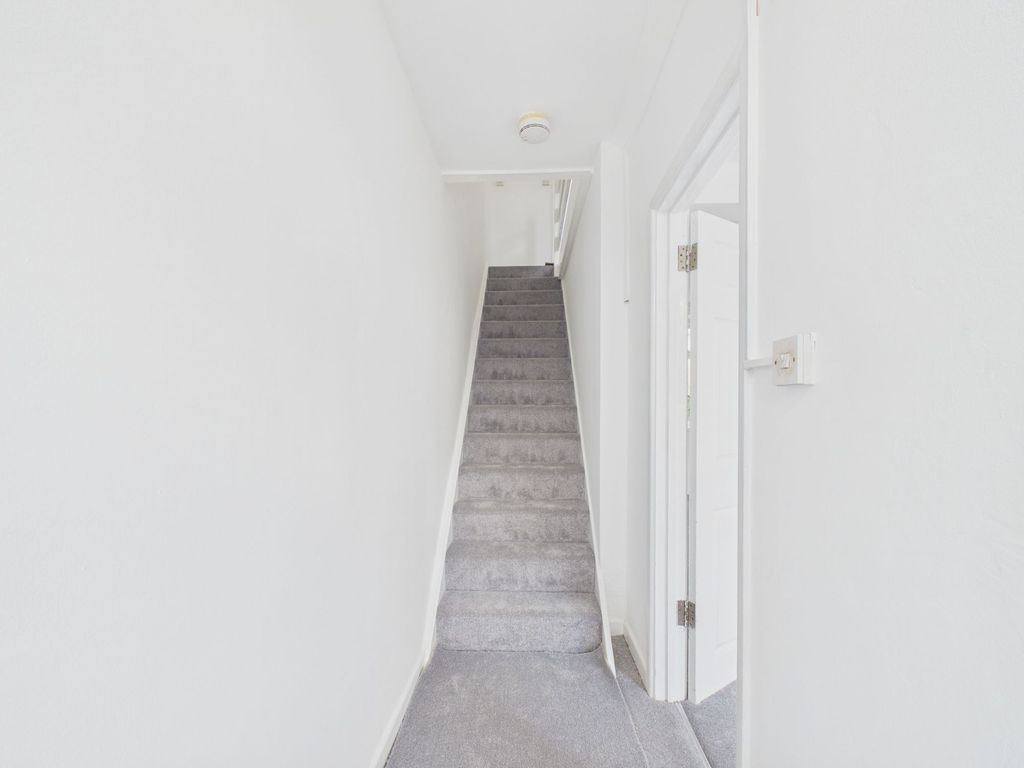 Property photo 2 of 24 Hallway