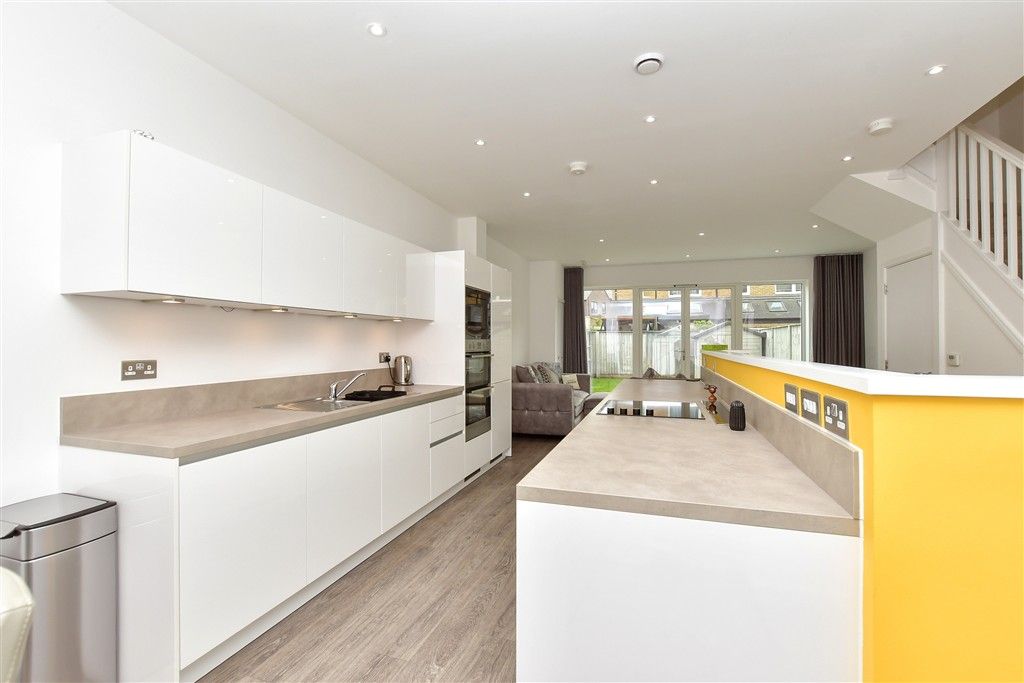 Property photo 2 of 10 Kitchen/ Living Area