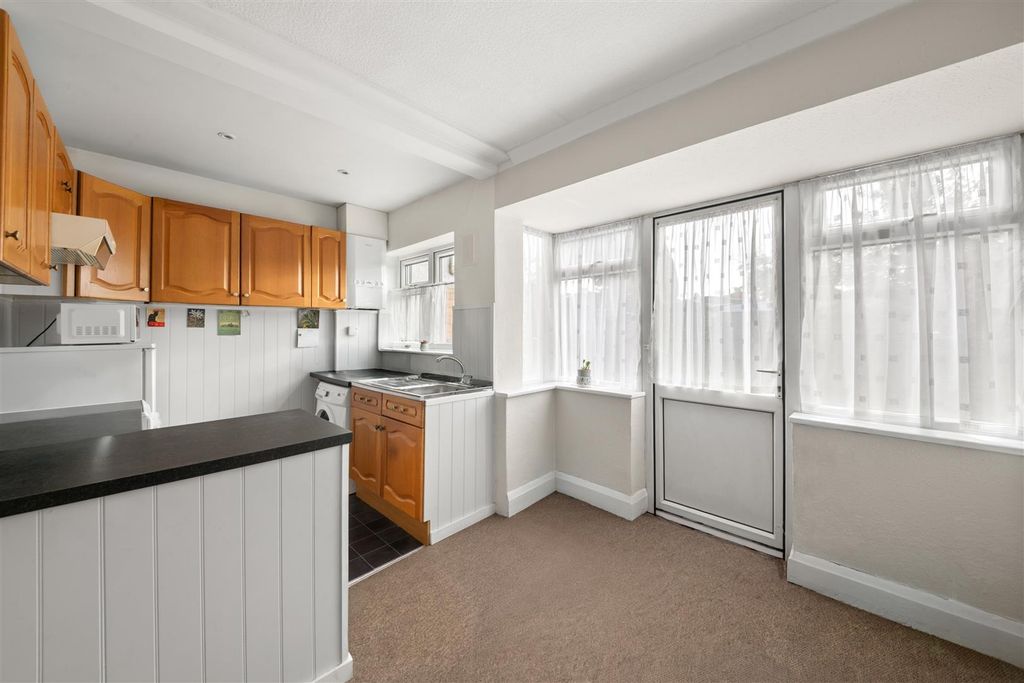 Property photo 3 of 15 4