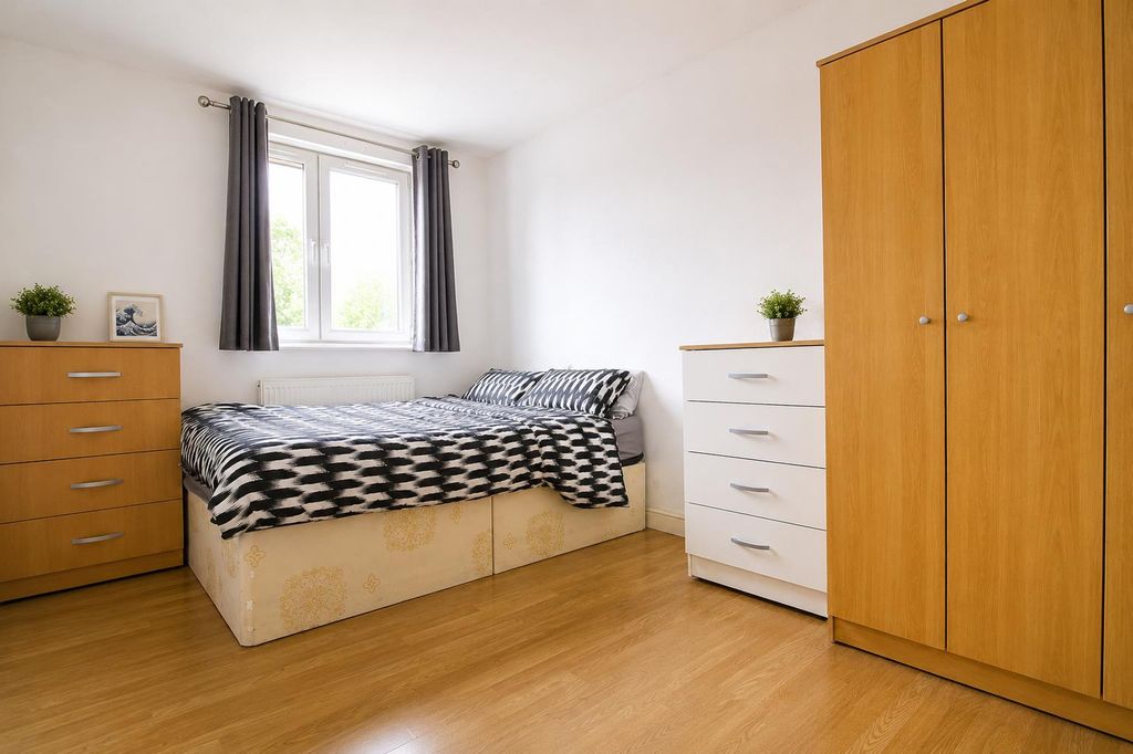 Property photo 1 of 7 Bed1.Png