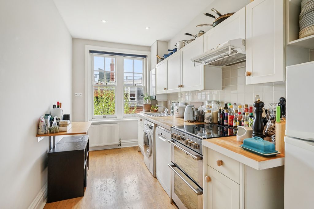 Property photo 3 of 15 Kitchen