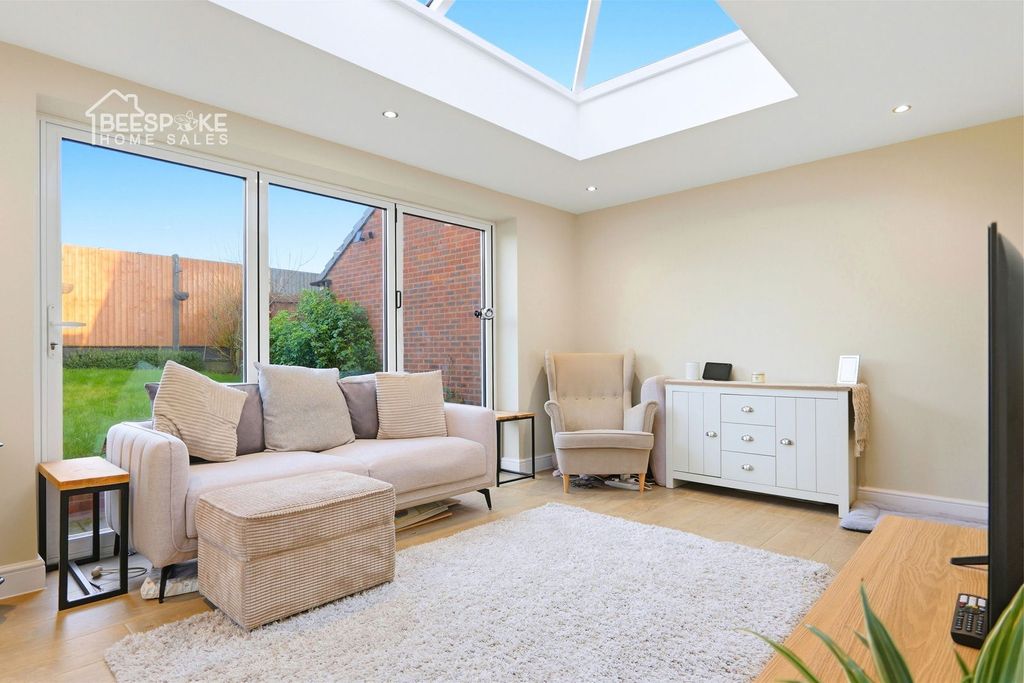 Property photo 3 of 32