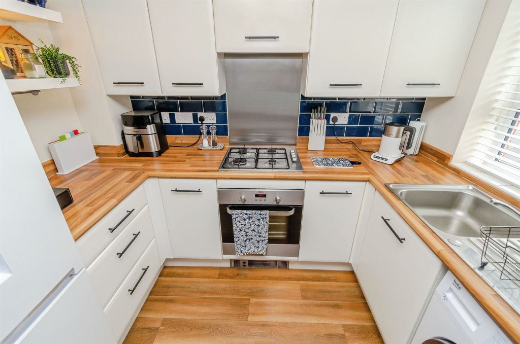 Property photo 3 of 17