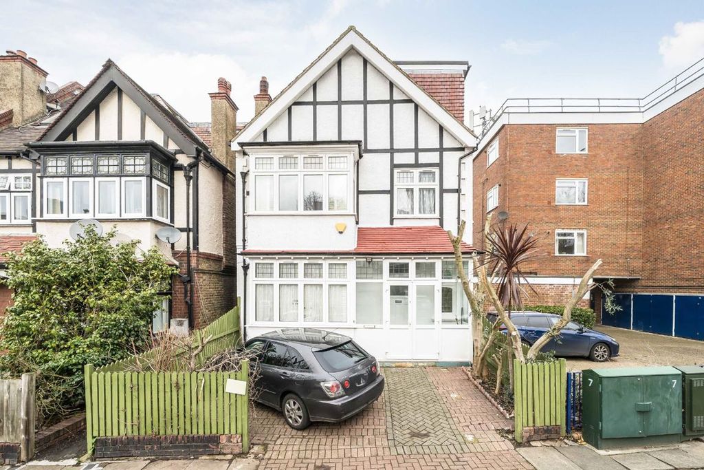 Property photo 1 of 8