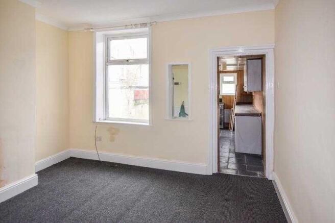 Property photo 3 of 6 Living Room