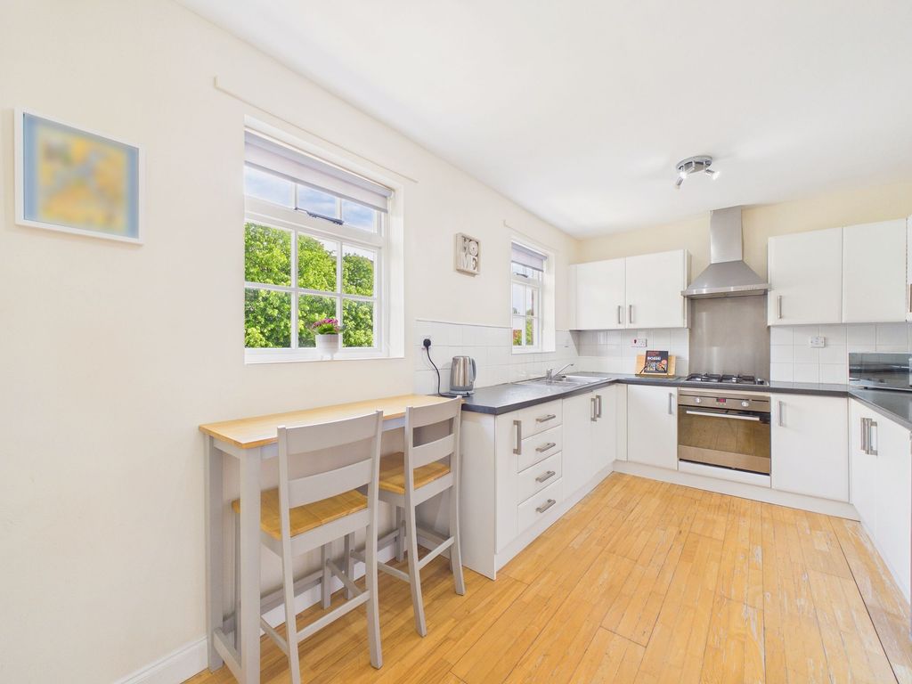 Property photo 3 of 13 Kitchen