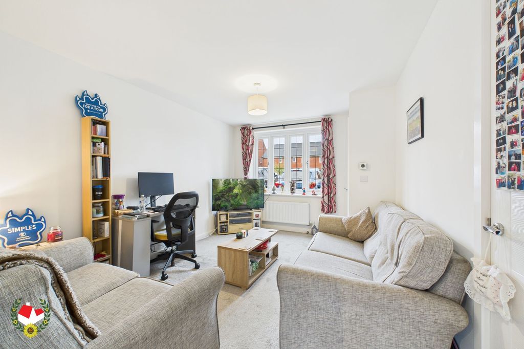 Property photo 2 of 10