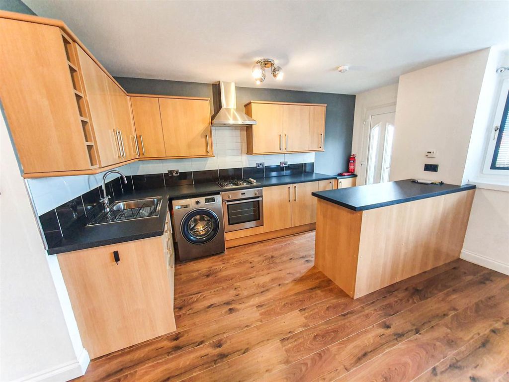 Property photo 3 of 10 Rdc0200Glel Kitchen (4).Jpg