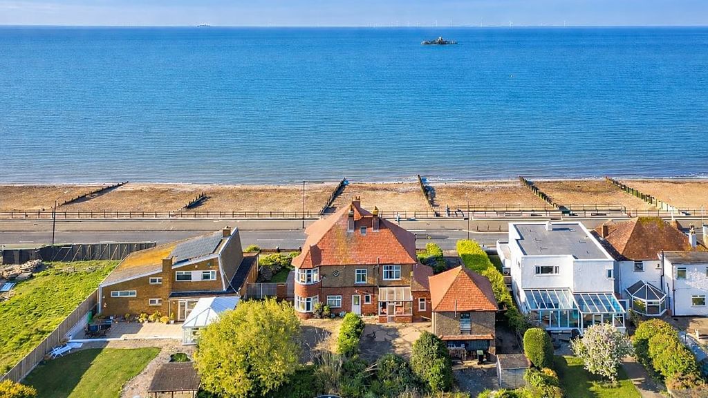 Property photo 2 of 26