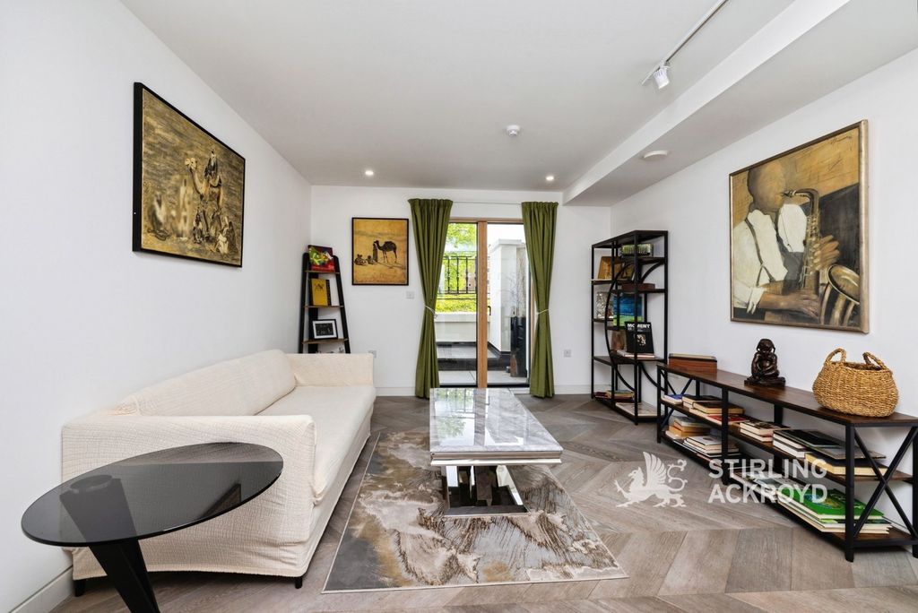 Property photo 1 of 19 Reception Room