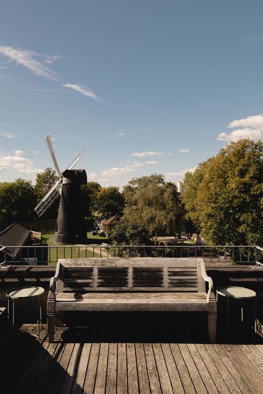 Property photo 2 of 31