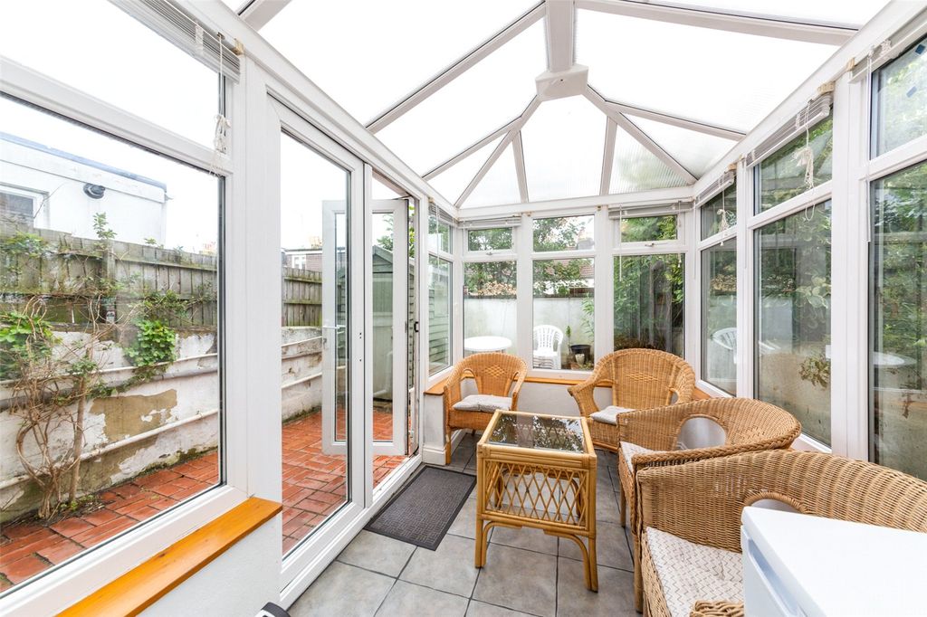 Property photo 2 of 11 Picture No. 70