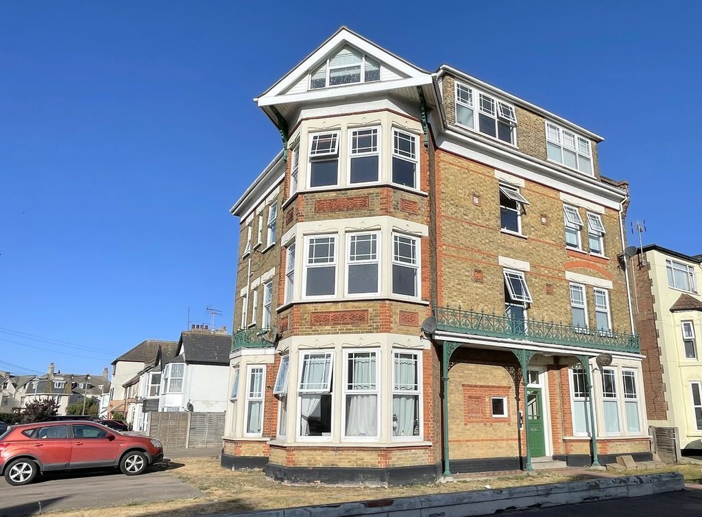 Property photo 1 of 12 Surrey Court