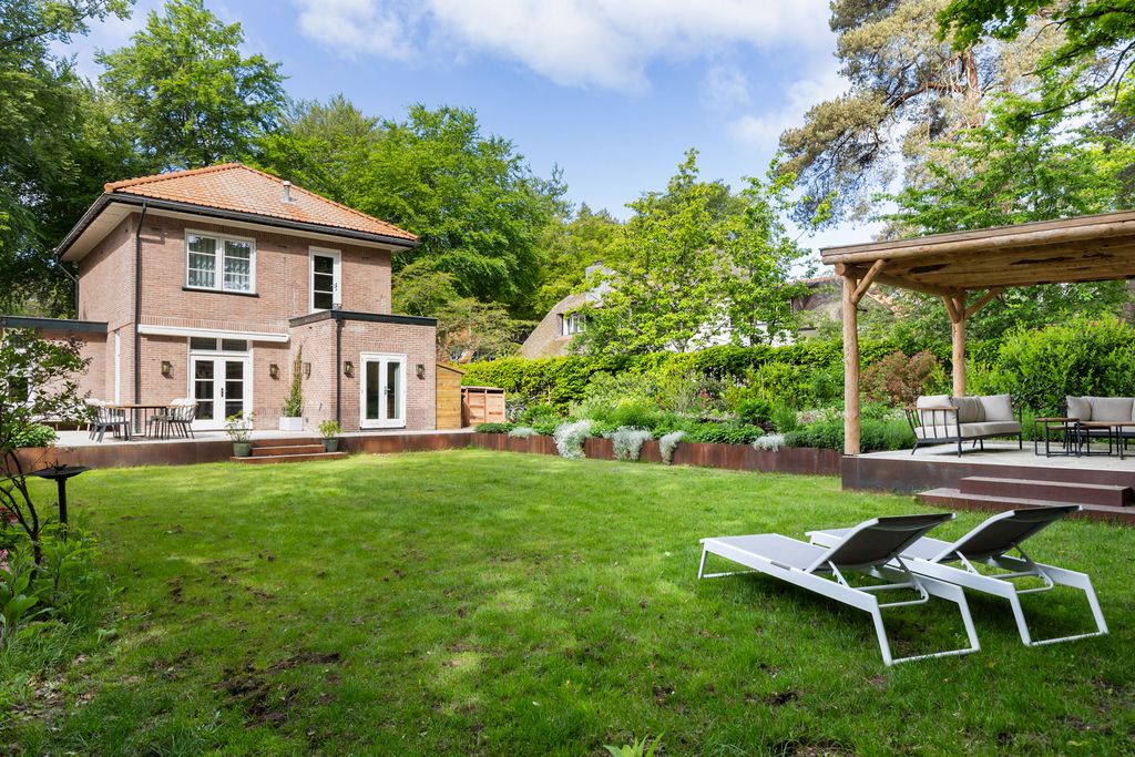 Property photo 2 of 41