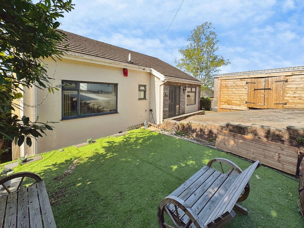 Property photo 2 of 28