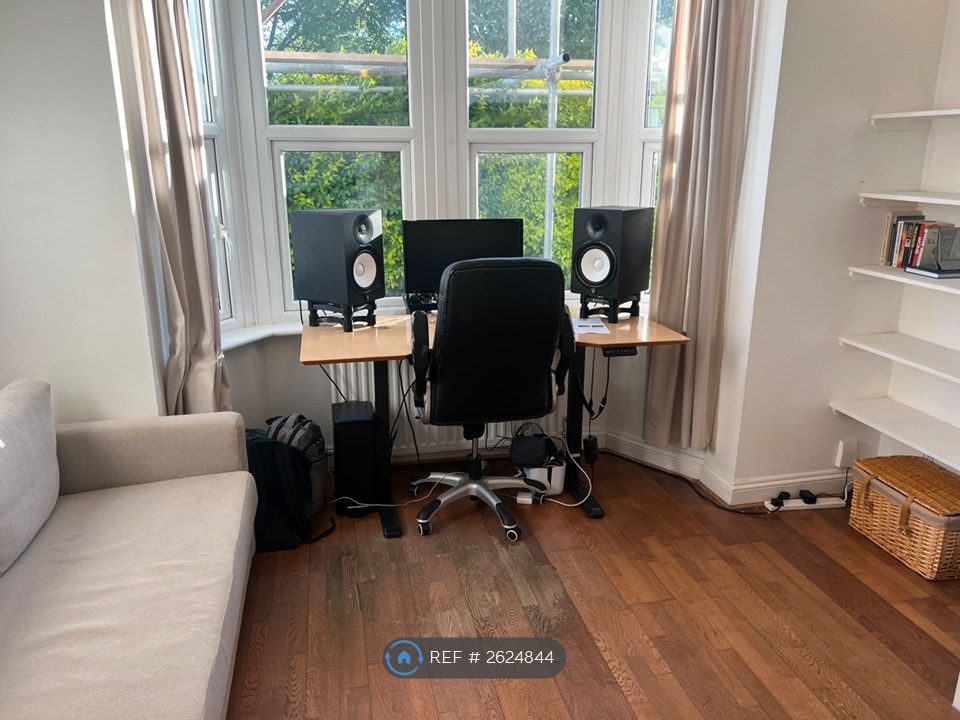 Property photo 3 of 10