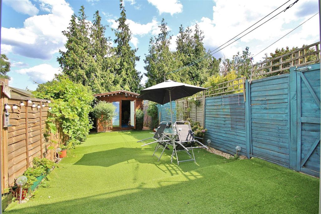 Property photo 2 of 6