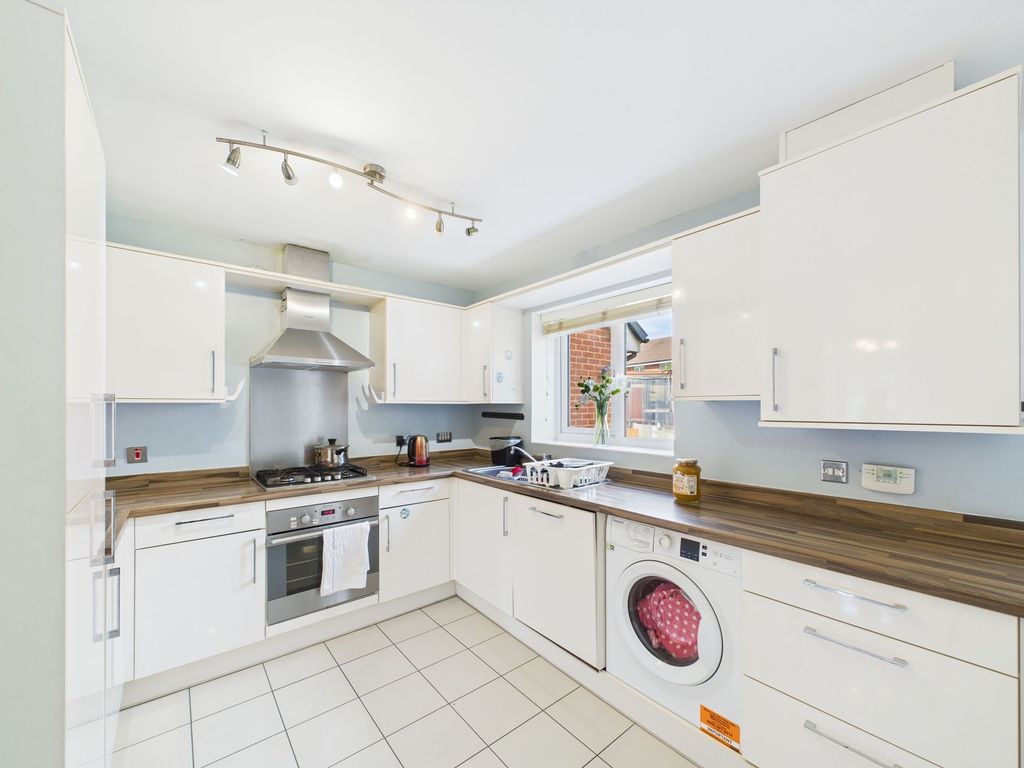 Property photo 3 of 34