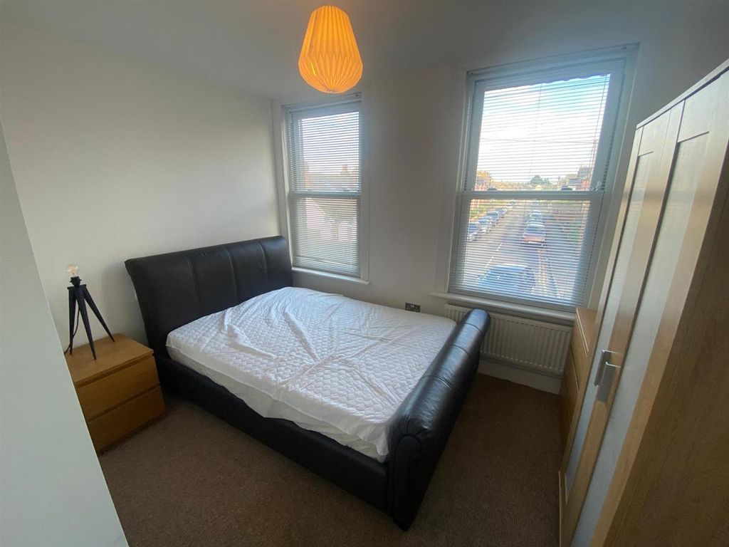 Property photo 3 of 5