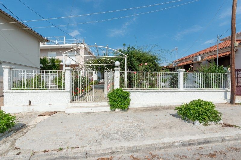 Property photo 1 of 25