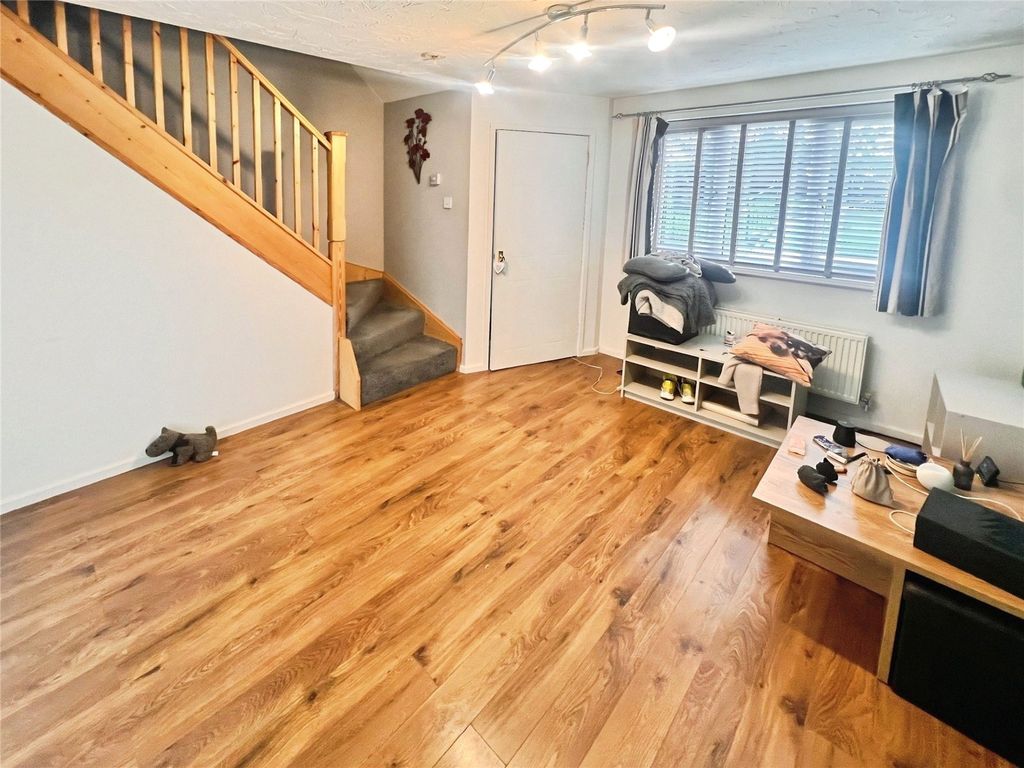 Property photo 3 of 9 Lounge