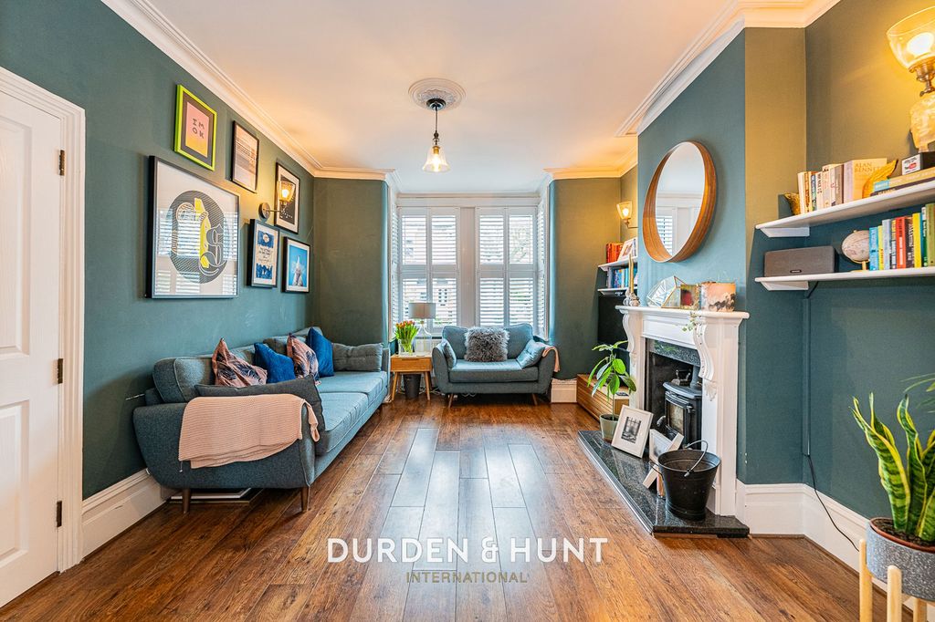 Property photo 2 of 37