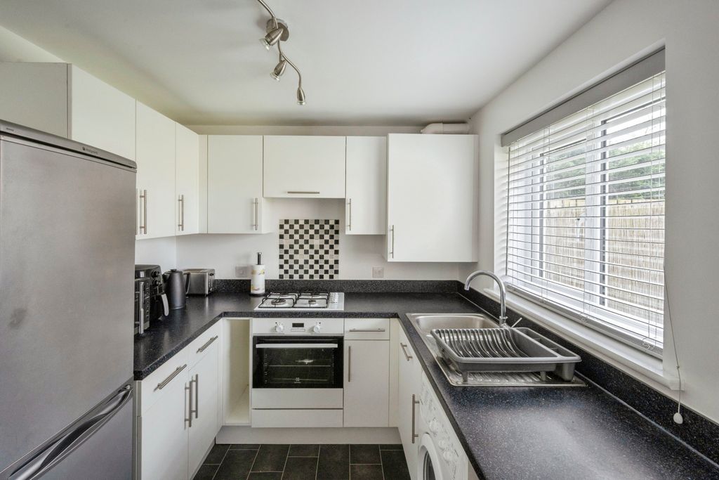 Property photo 3 of 15 Kitchen